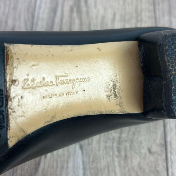 Salvatore Ferragamo VERA VARA bow pumps black leather size 7 C width vintage - Picture 8 of 9